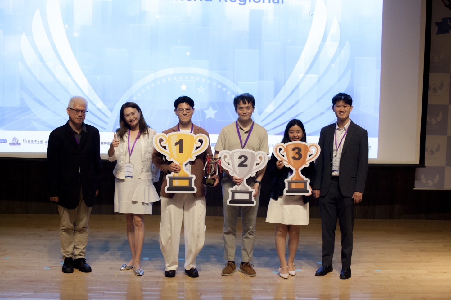 Startup World Cup 2026 新竹區域賽得獎團隊頒獎合照